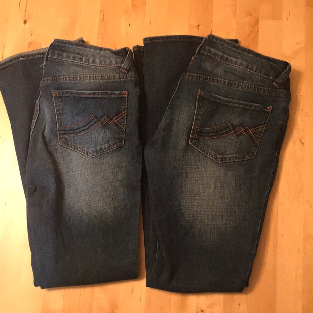 Bundle of 2 dELIAs Ladies Jeans